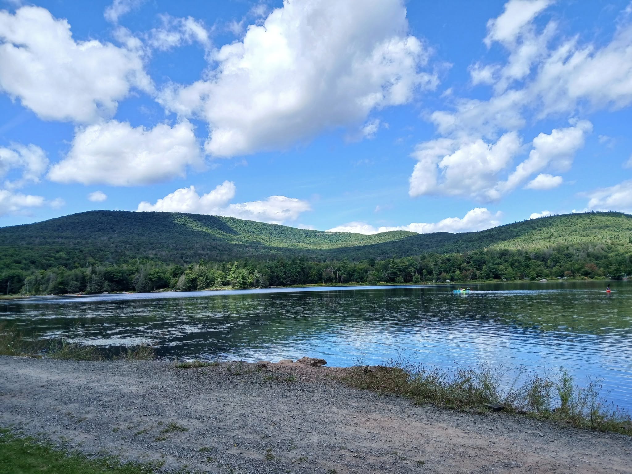 Hudson Valley mountain and lake landscape